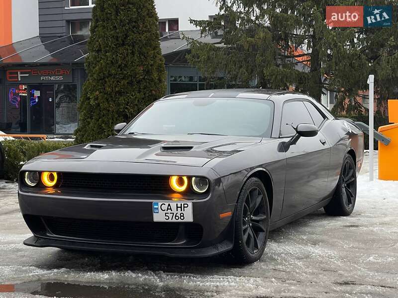 Купе Dodge Challenger 2016 в Киеве