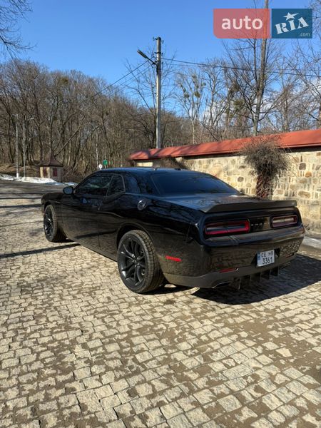 Купе Dodge Challenger 2017 в Черновцах