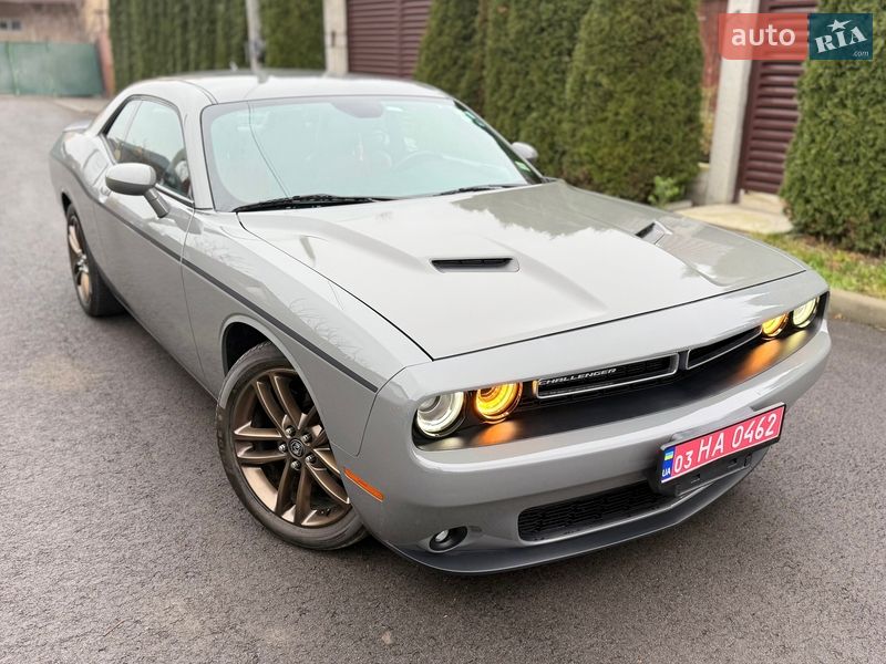 Купе Dodge Challenger 2017 в Киеве