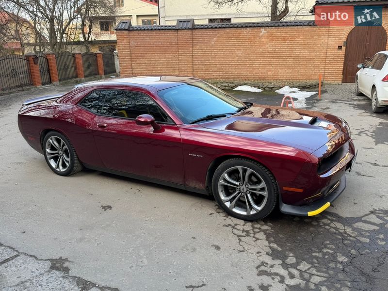 Купе Dodge Challenger 2021 в Львове