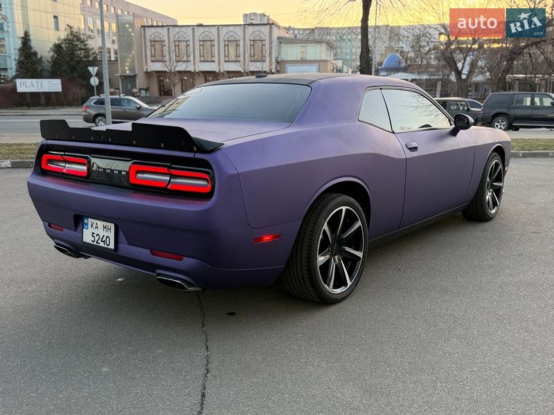 Купе Dodge Challenger 2017 в Киеве фото 5 Купе Dodge Challenger 2017 в Киеве