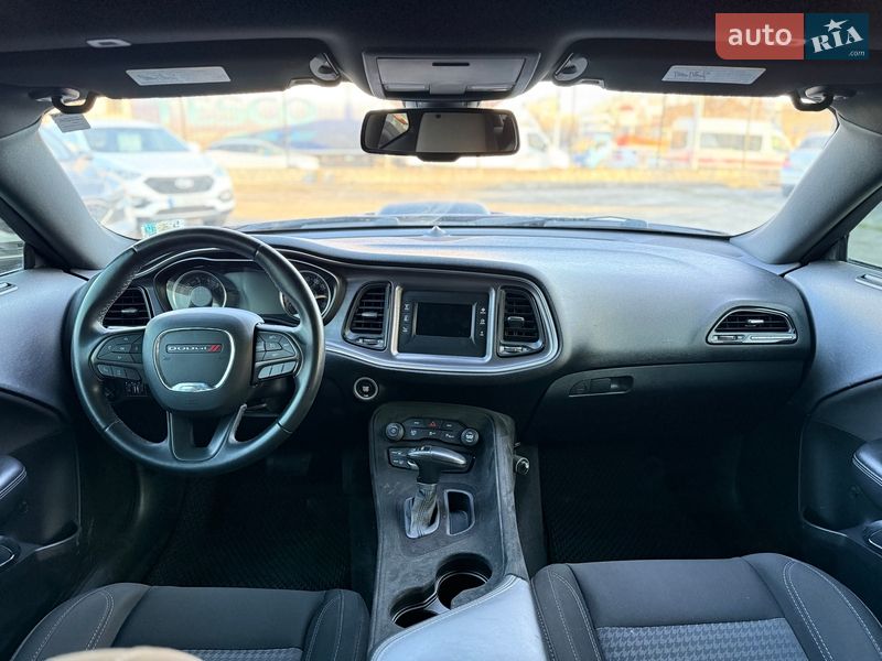 Купе Dodge Challenger 2017 в Киеве фото 11 Купе Dodge Challenger 2017 в Киеве