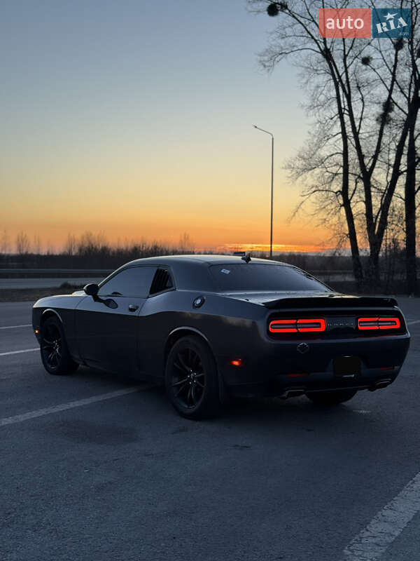 Купе Dodge Challenger 2017 в Киеве