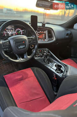 Купе Dodge Challenger 2017 в Киеве фото 8 Купе Dodge Challenger 2017 в Киеве