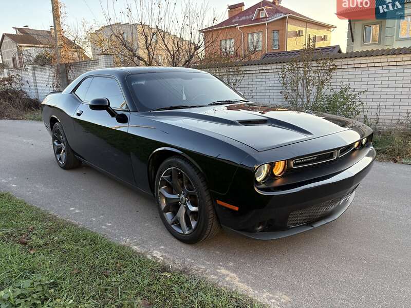 Купе Dodge Challenger 2017 в Киеве
