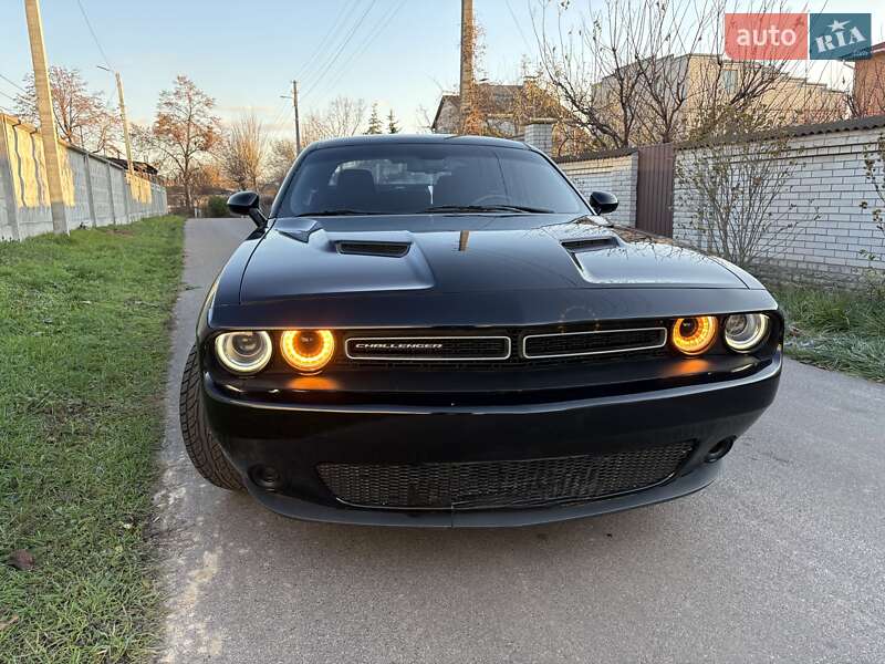 Купе Dodge Challenger 2017 в Киеве
