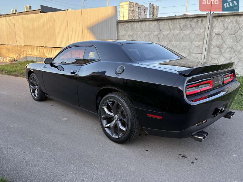Купе Dodge Challenger 2017 в Киеве