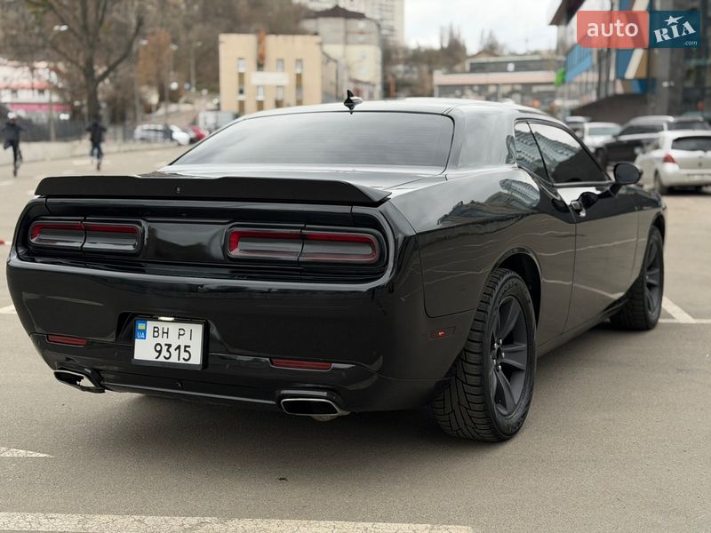 Купе Dodge Challenger 2015 в Киеве