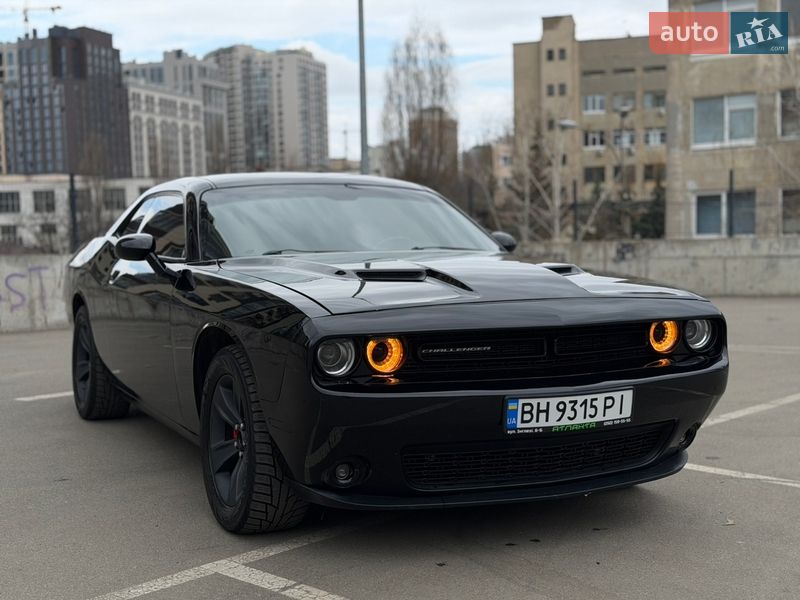 Купе Dodge Challenger 2015 в Киеве