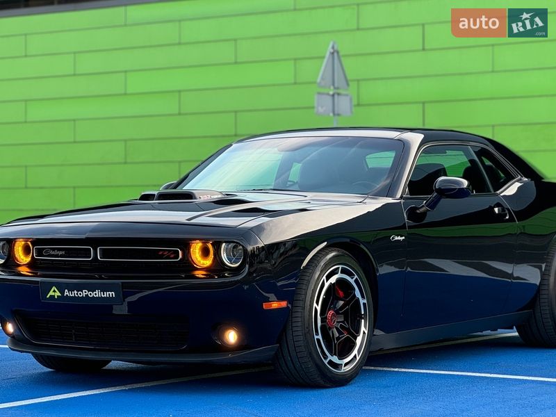 Купе Dodge Challenger 2018 в Киеве