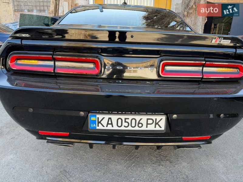 Купе Dodge Challenger 2017 в Києві фото 11 Купе Dodge Challenger 2017 в Києві