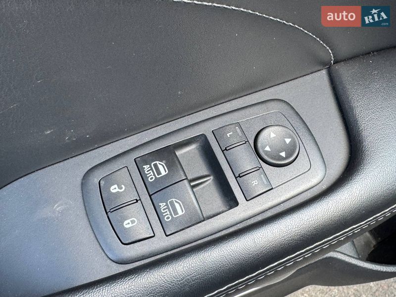 Купе Dodge Challenger 2016 в Киеве фото 13 Купе Dodge Challenger 2016 в Киеве