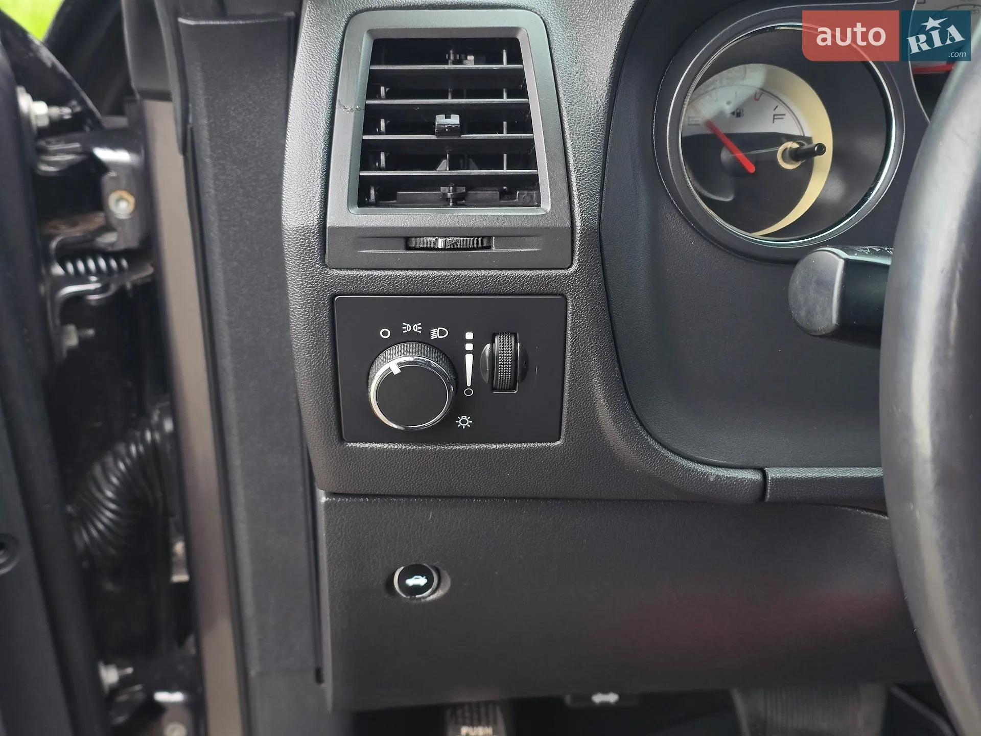 2014 Dodge Challenger - мініатюра 38