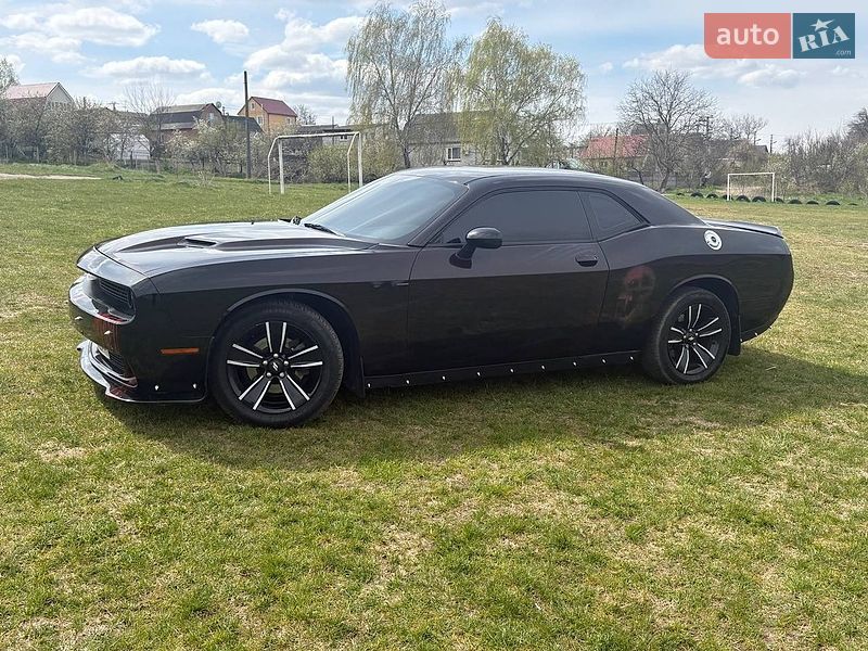 Купе Dodge Challenger 2015 в Киеве