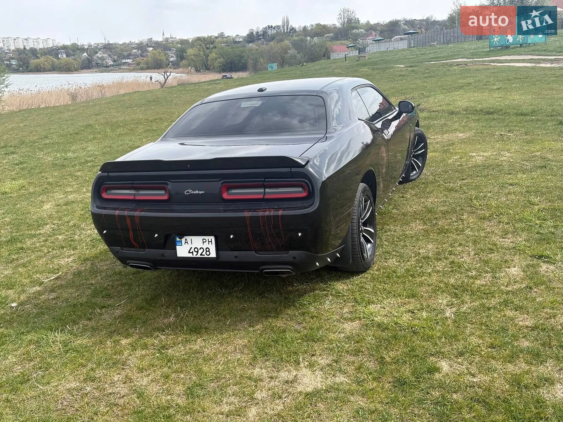 2015 Dodge Challenger - мініатюра 31