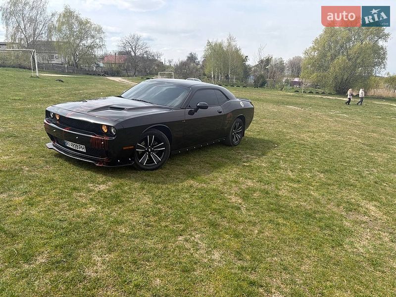 Купе Dodge Challenger 2015 в Киеве