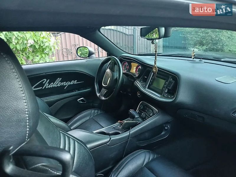 Купе Dodge Challenger 2015 в Киеве