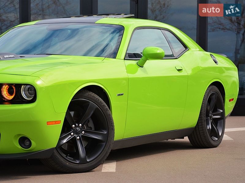 Купе Dodge Challenger 2015 в Киеве