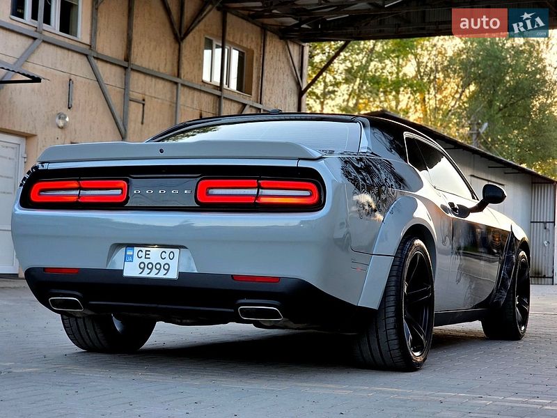Купе Dodge Challenger 2023 в Черновцах