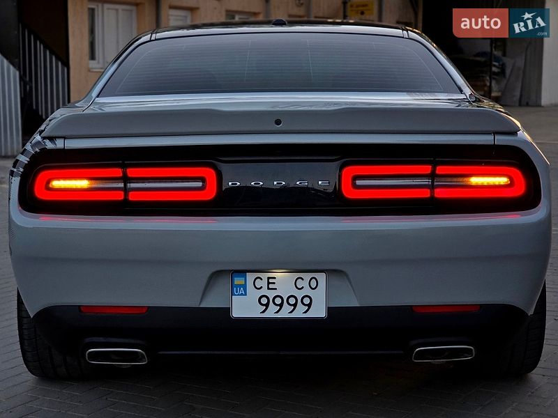 Купе Dodge Challenger 2023 в Черновцах