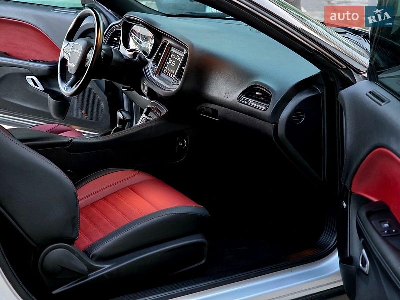 Купе Dodge Challenger 2023 в Черновцах