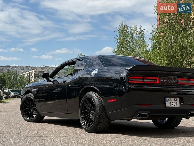 Купе Dodge Challenger 2017 в Киеве