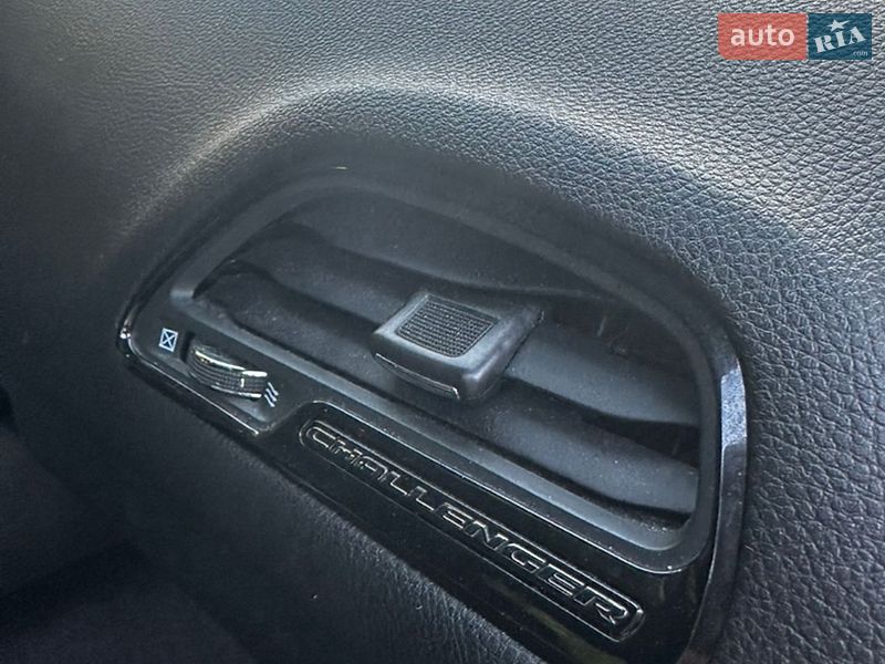 Купе Dodge Challenger 2018 в Киеве фото 22 Купе Dodge Challenger 2018 в Киеве