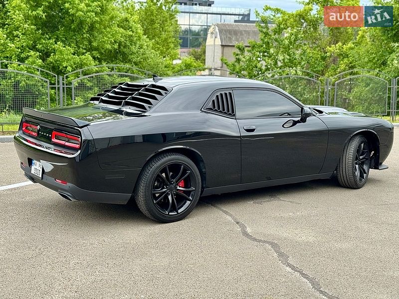Купе Dodge Challenger 2016 в Киеве