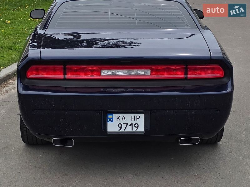 Купе Dodge Challenger 2013 в Сумах