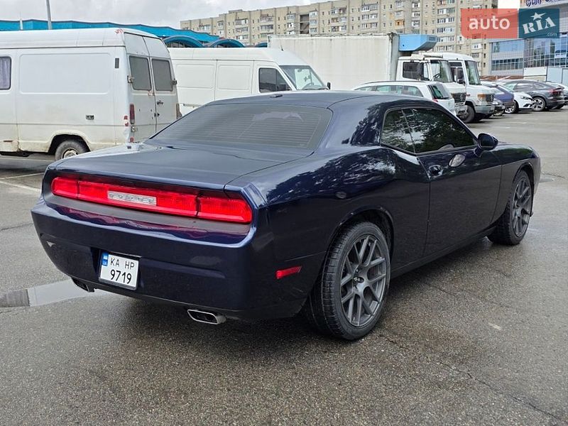 Купе Dodge Challenger 2013 в Сумах