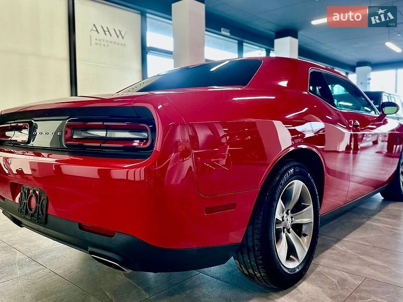 Купе Dodge Challenger 2016 в Львові