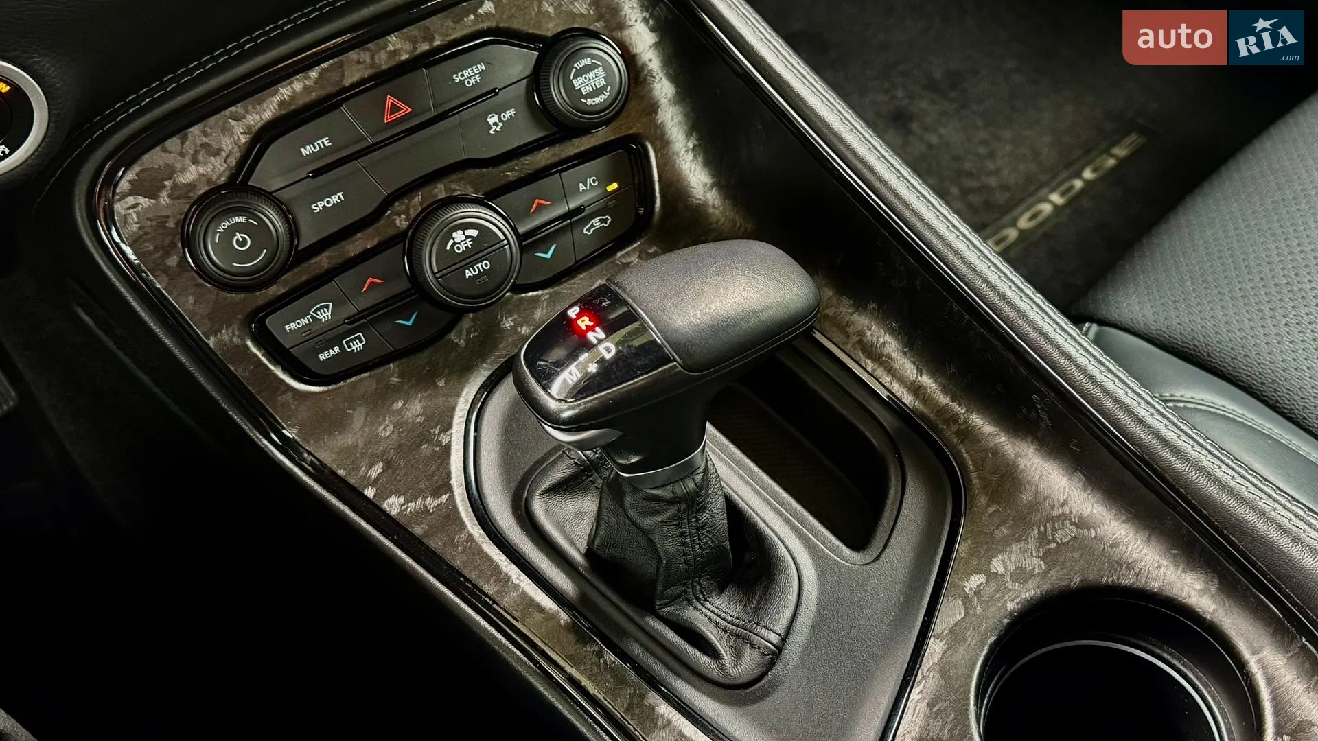 2017 Dodge Challenger - мініатюра 22
