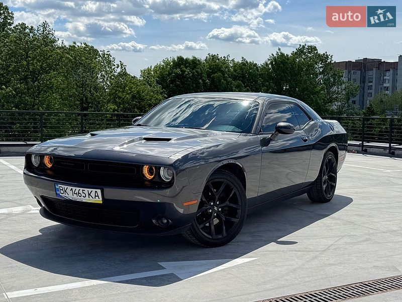 Купе Dodge Challenger 2019 в Львове