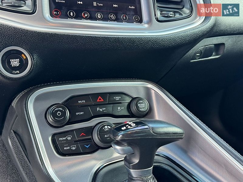 Купе Dodge Challenger 2019 в Львове