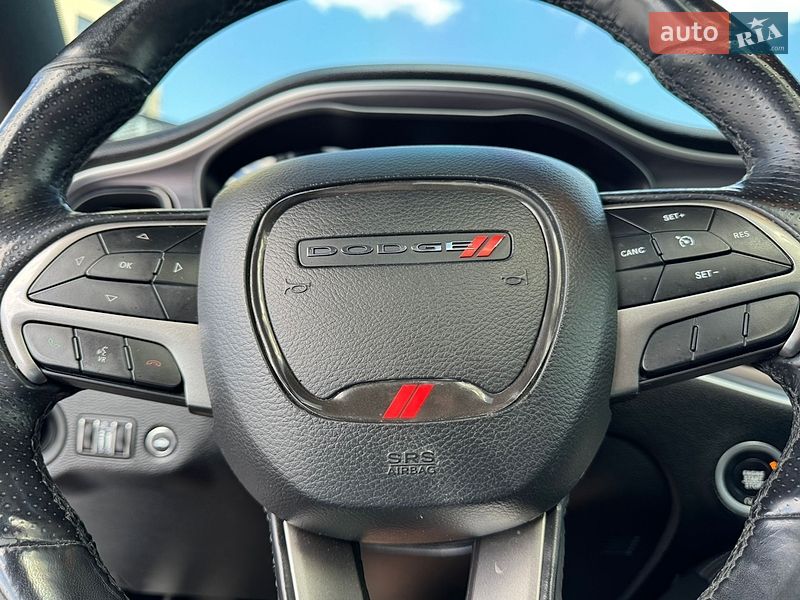 Купе Dodge Challenger 2019 в Львове
