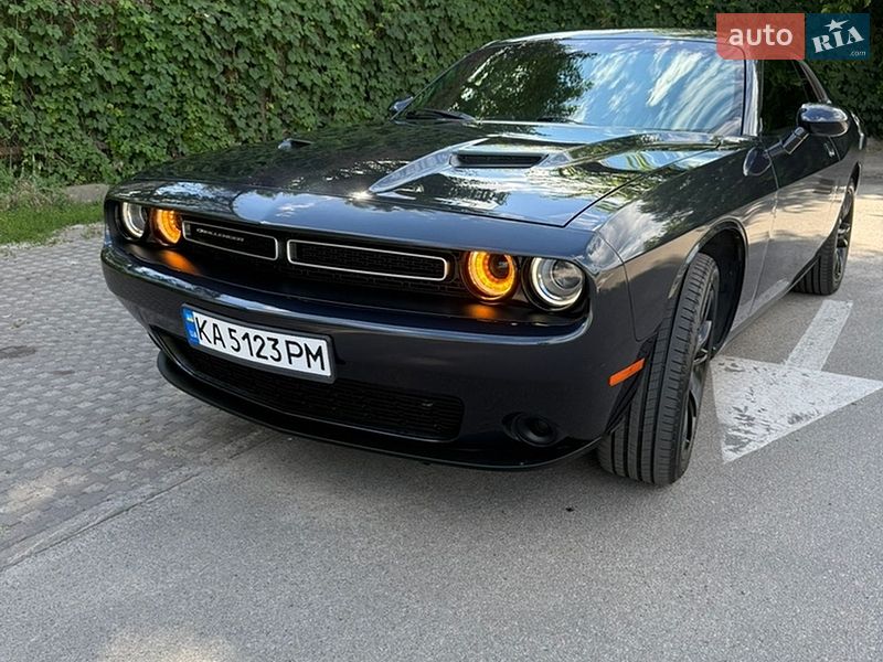 Купе Dodge Challenger 2016 в Киеве
