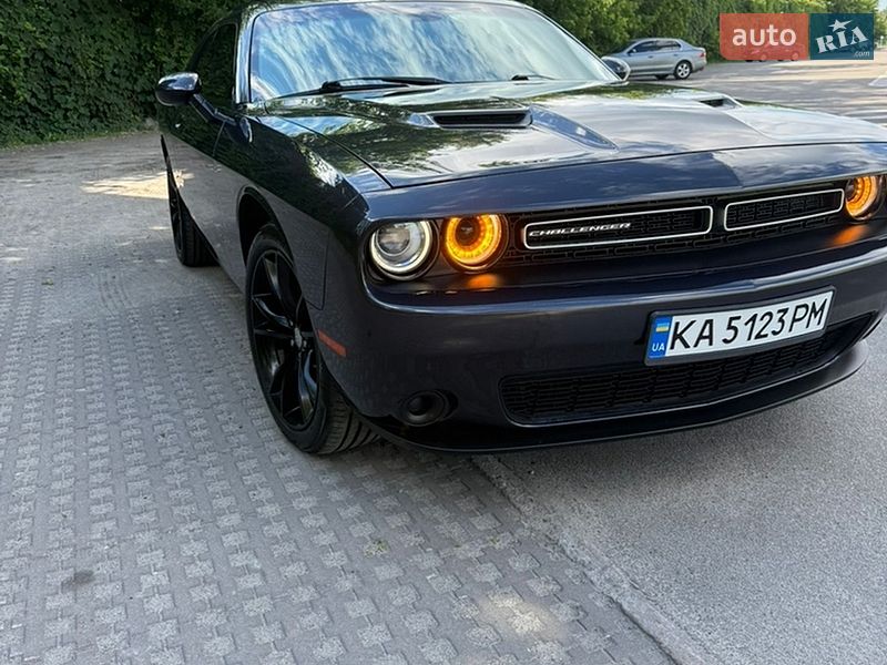 Купе Dodge Challenger 2016 в Киеве