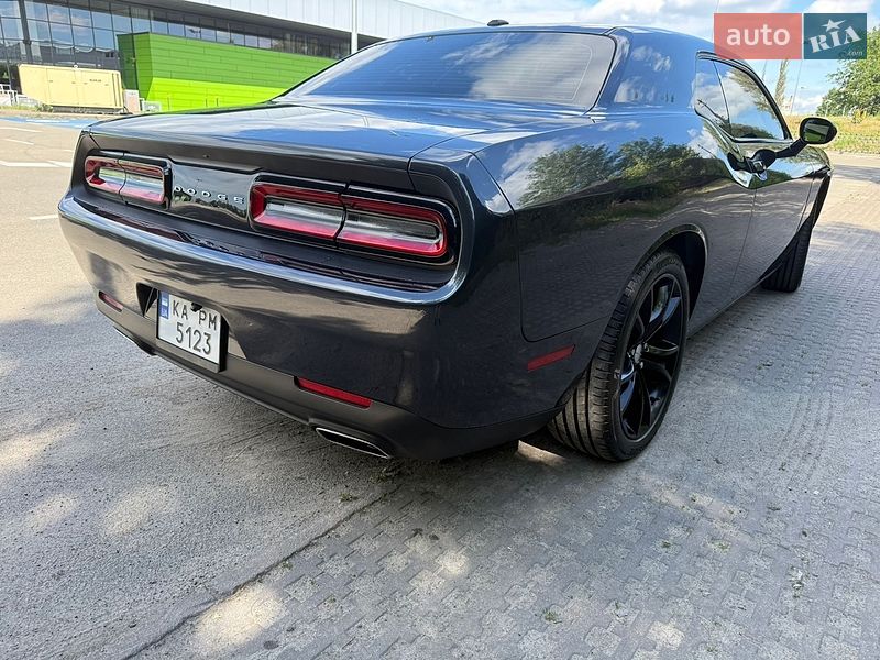 Купе Dodge Challenger 2016 в Киеве