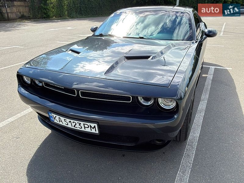 Купе Dodge Challenger 2016 в Киеве