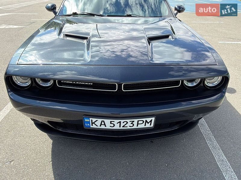 Купе Dodge Challenger 2016 в Киеве