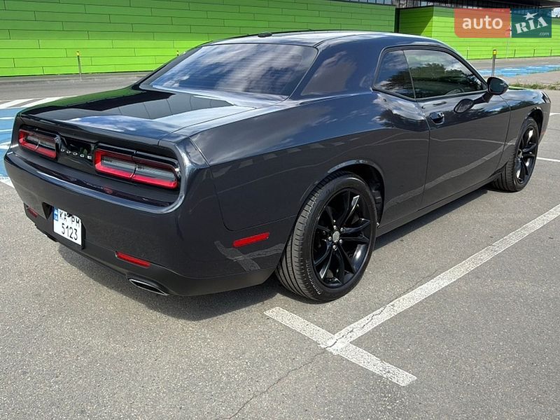 Купе Dodge Challenger 2016 в Киеве