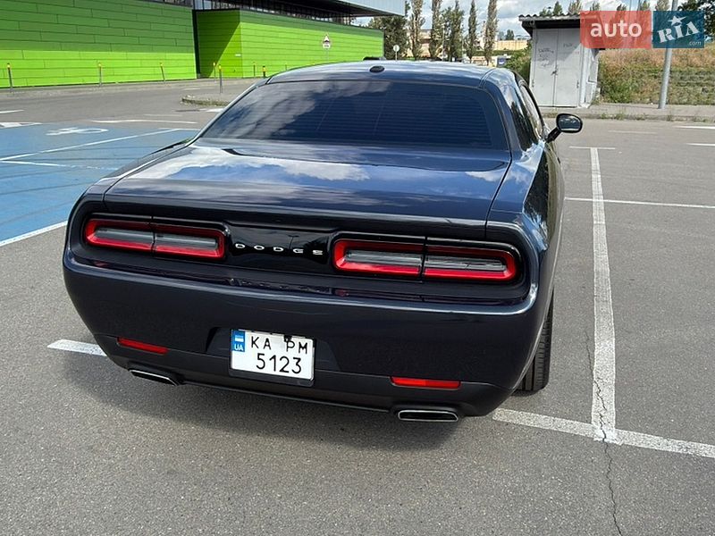 Купе Dodge Challenger 2016 в Киеве