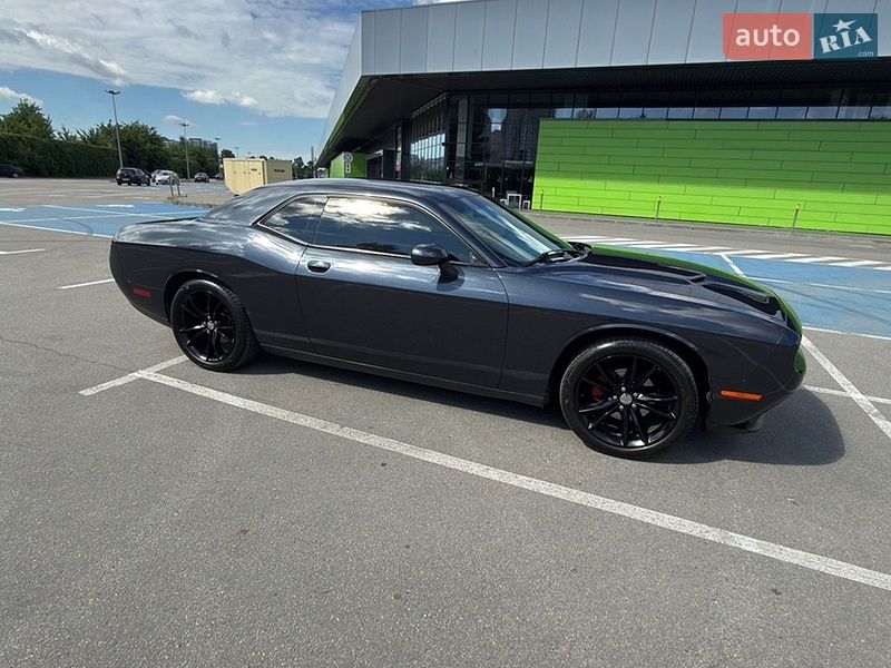 Купе Dodge Challenger 2016 в Киеве