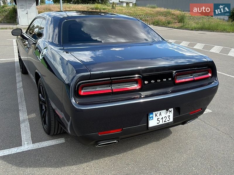 Купе Dodge Challenger 2016 в Киеве