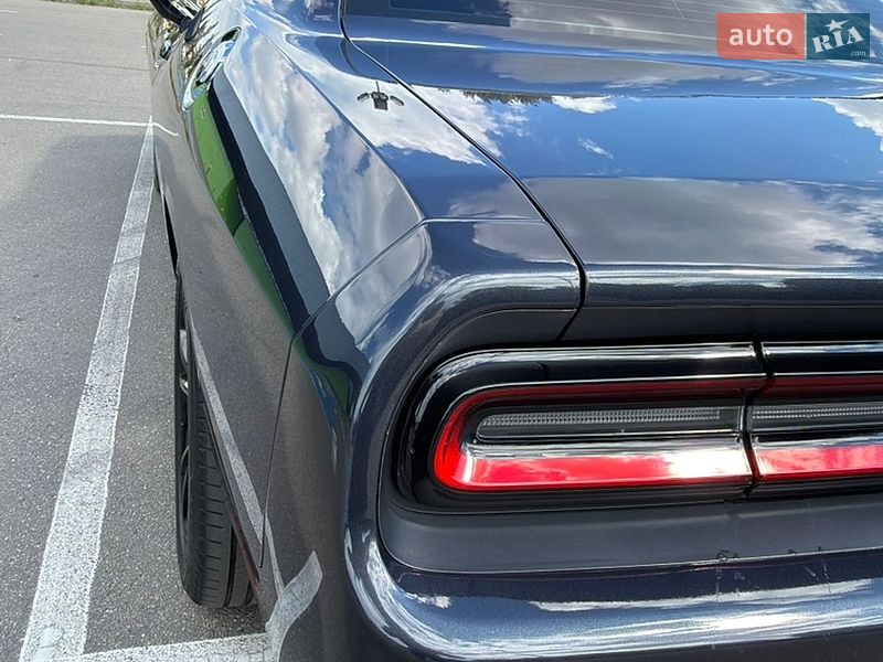 Купе Dodge Challenger 2016 в Киеве