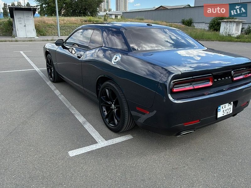 Купе Dodge Challenger 2016 в Киеве