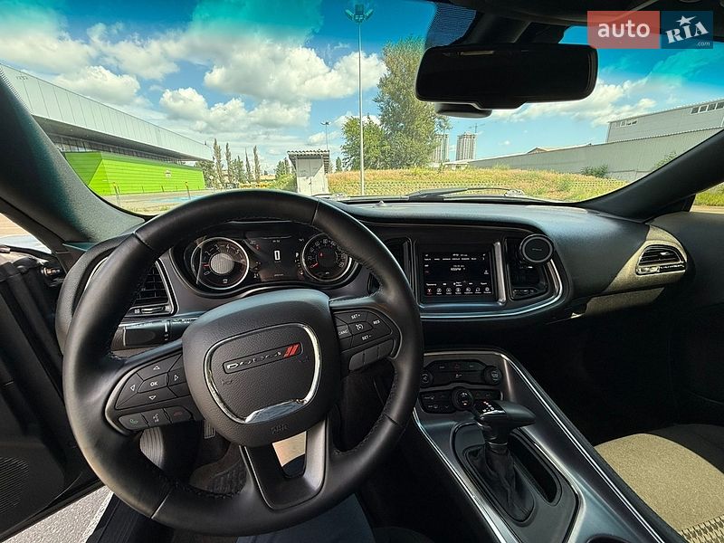 Купе Dodge Challenger 2016 в Киеве