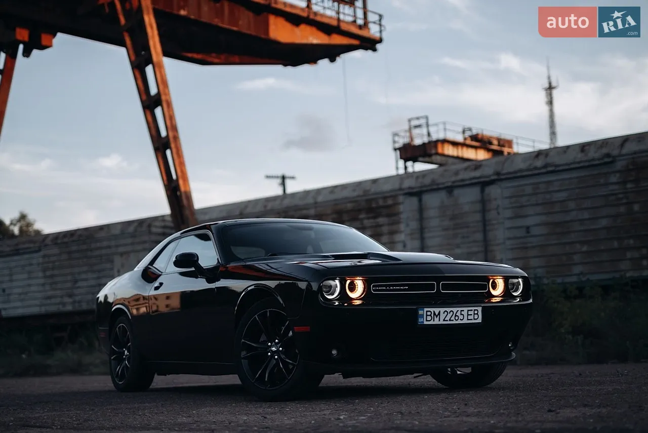 2017 Dodge Challenger - мініатюра 32