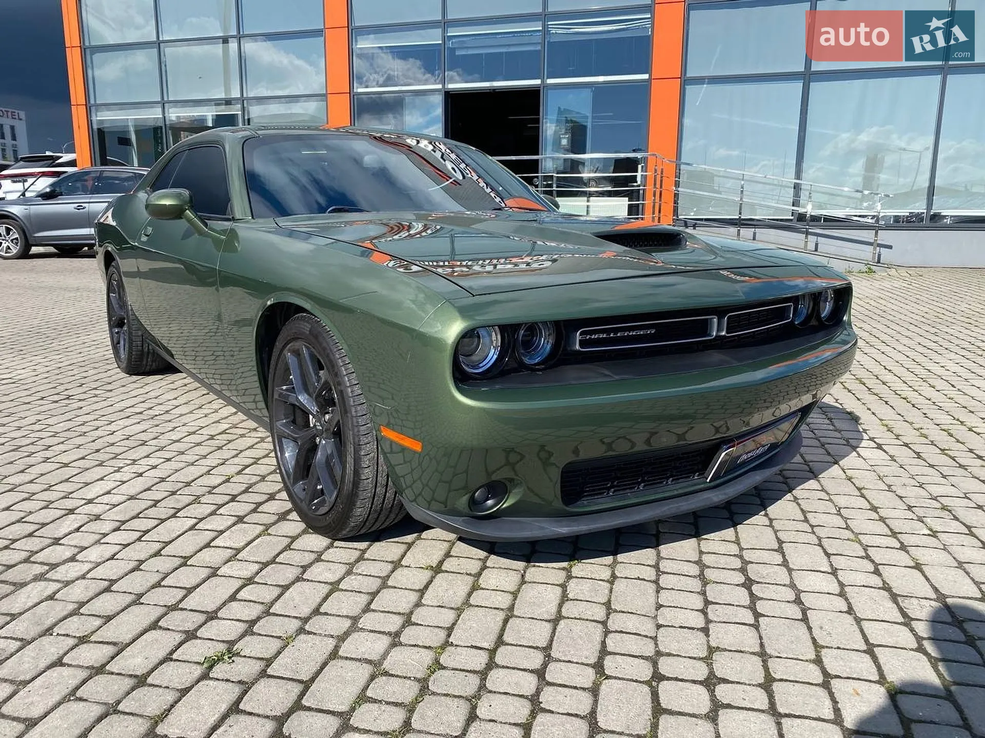 2022 Dodge Challenger - фото 1