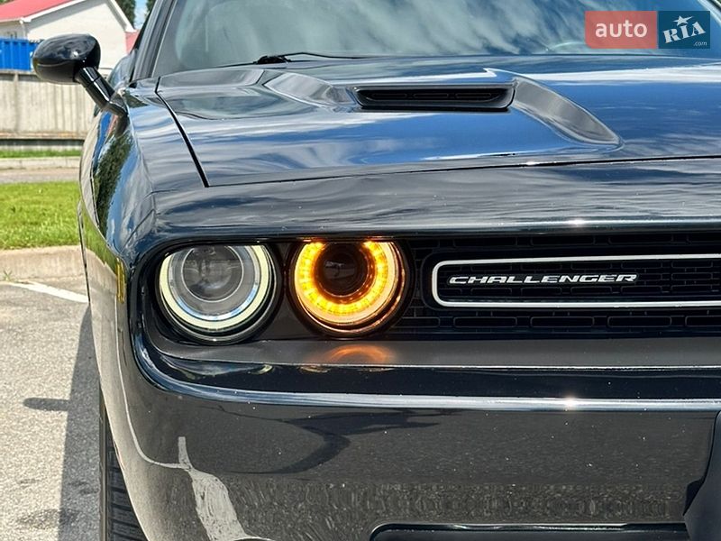 Купе Dodge Challenger 2017 в Киеве